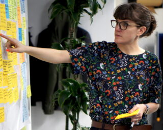 Photo of Emily Webber conducting a workshop