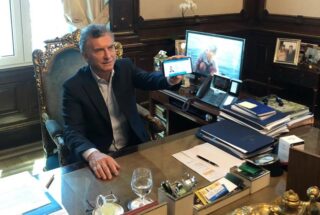 macri-argentina-driving